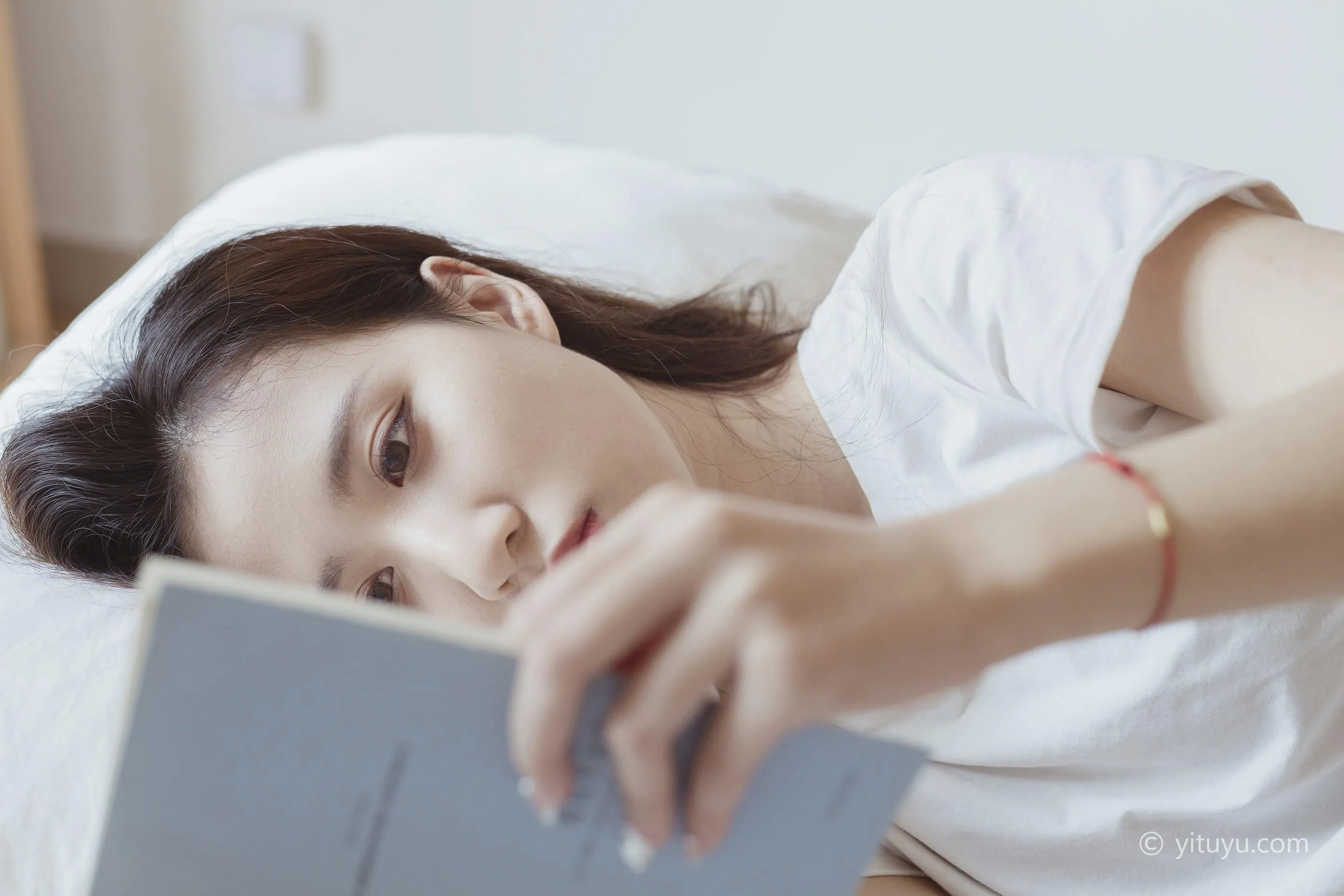 [YITUYU艺图语]2021.07.07 独自醒来 Jenny [36P]插图4